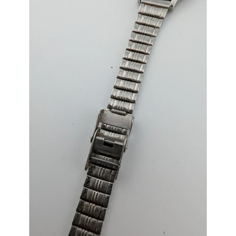 Timex‎ Watch Women 24mm Silver Case Easy Reader Adjustable Band- New Battery